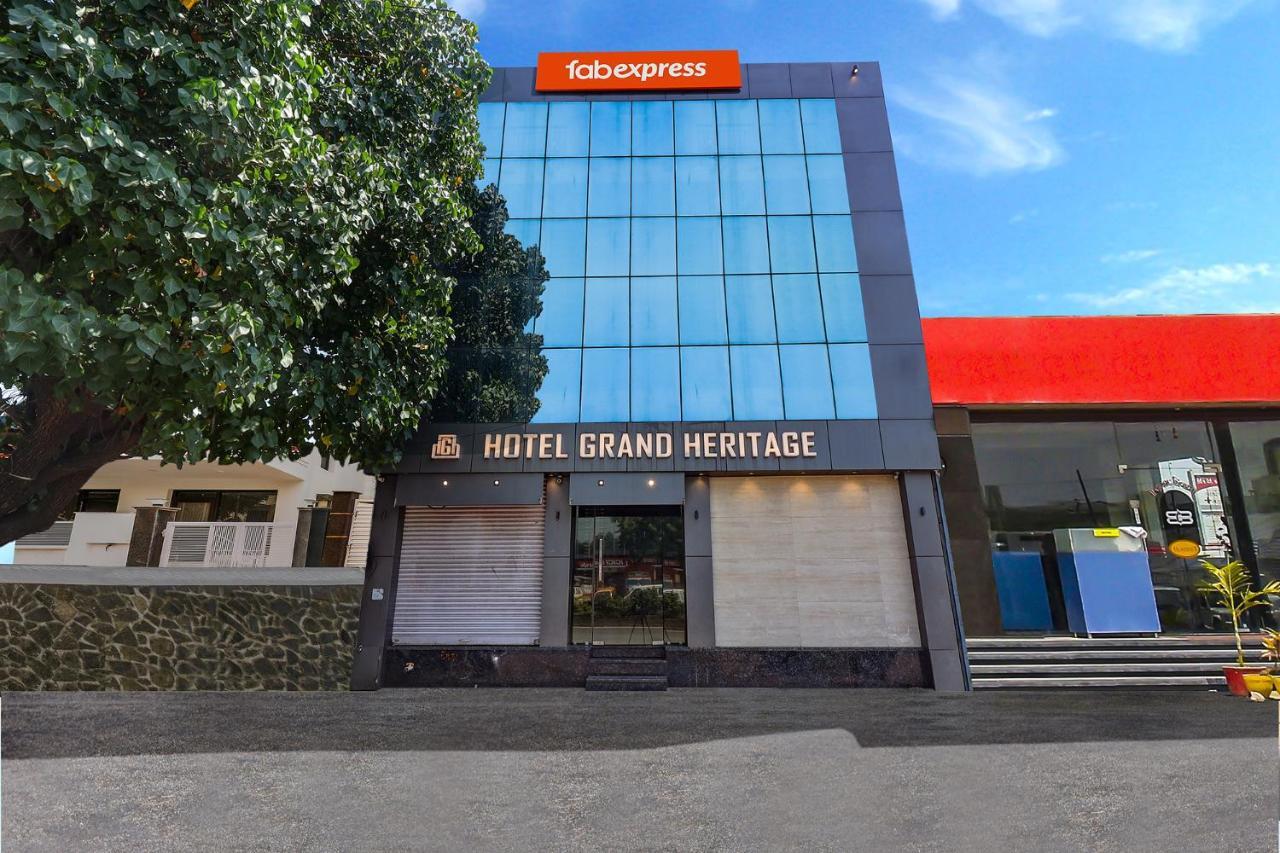Fabhotel Grand Heritage - Nr Bkc 뭄바이 외부 사진